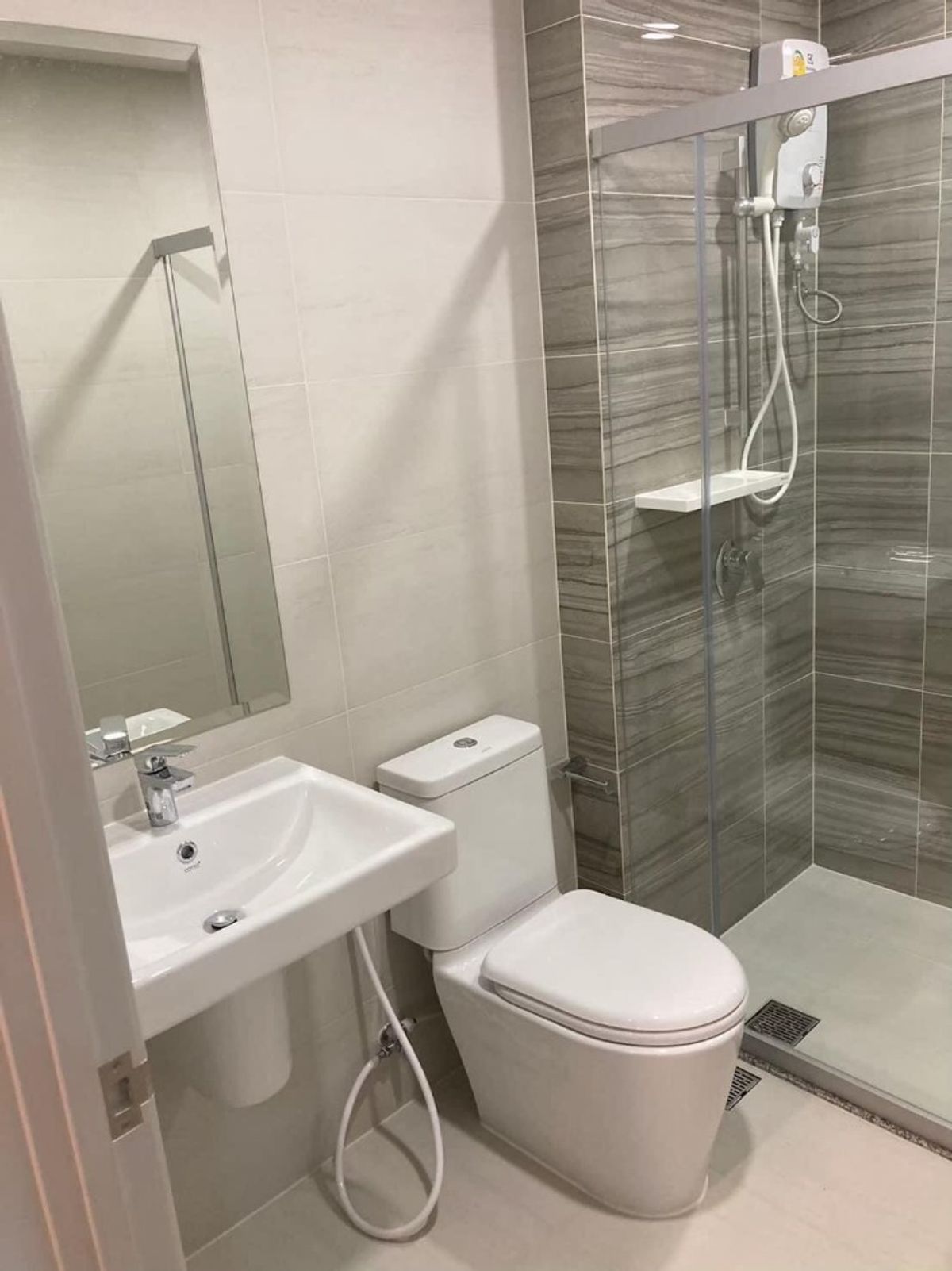 For RentCondoRamkhamhaeng, Hua Mak : ✅ SVR219 ✅ Line : @p2nproperty