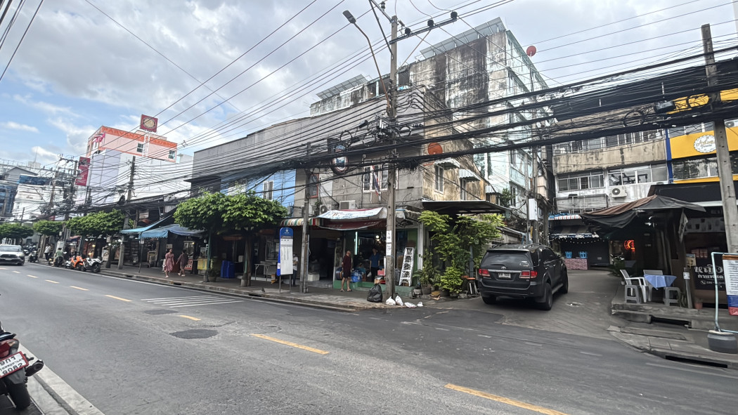 ขายที่ดินสาทร นราธิวาส : ขาย ที่ดิน สาทร 3 สวนพลู เนื้อที่ 1 ไร่ 2 งาน 55.5 ตรว