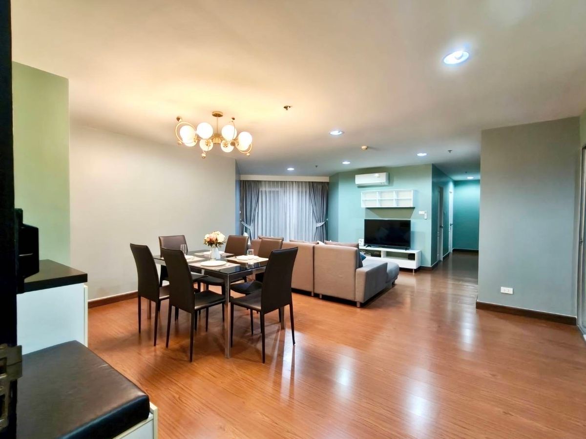 For RentCondoRama9, Petchburi, RCA : Hot Deal Rent 3 Bed 2 Bath Only 53.99K. From 60k. Belle Grand Rama9 Middle Floor with Nice View and Nice Decoration Ready to Move in
