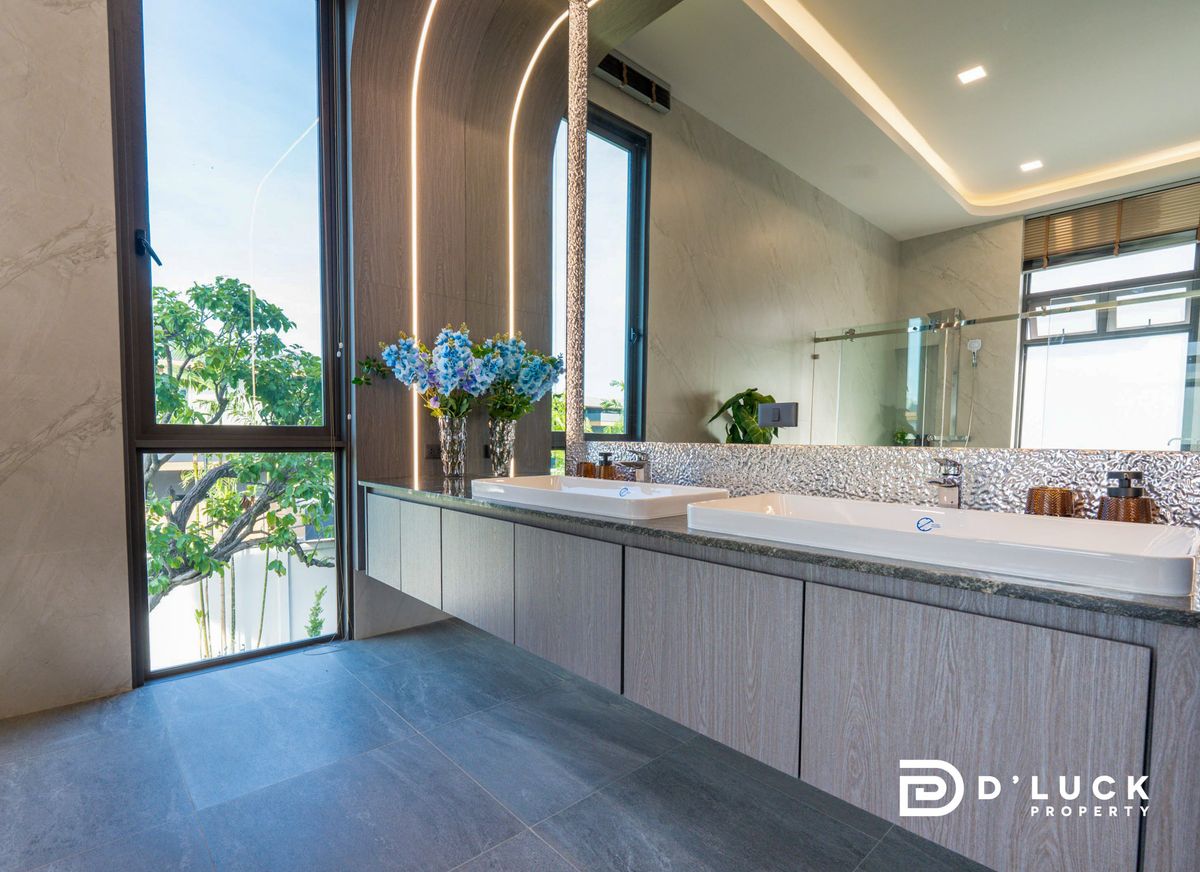 ขายพัทยา บางแสน ชลบุรี สัตหีบ : Ultra Luxury Pool Villa in Pattaya