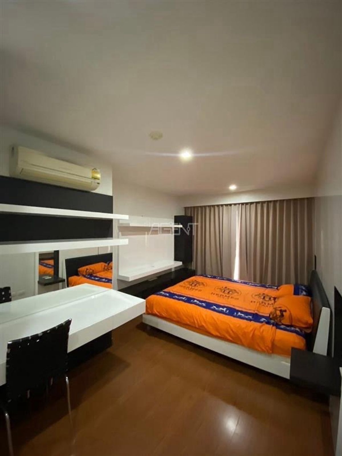 ให้เช่าคอนโดสีลม ศาลาแดง บางรัก : 1 BED AT THE TREASURE SILOM