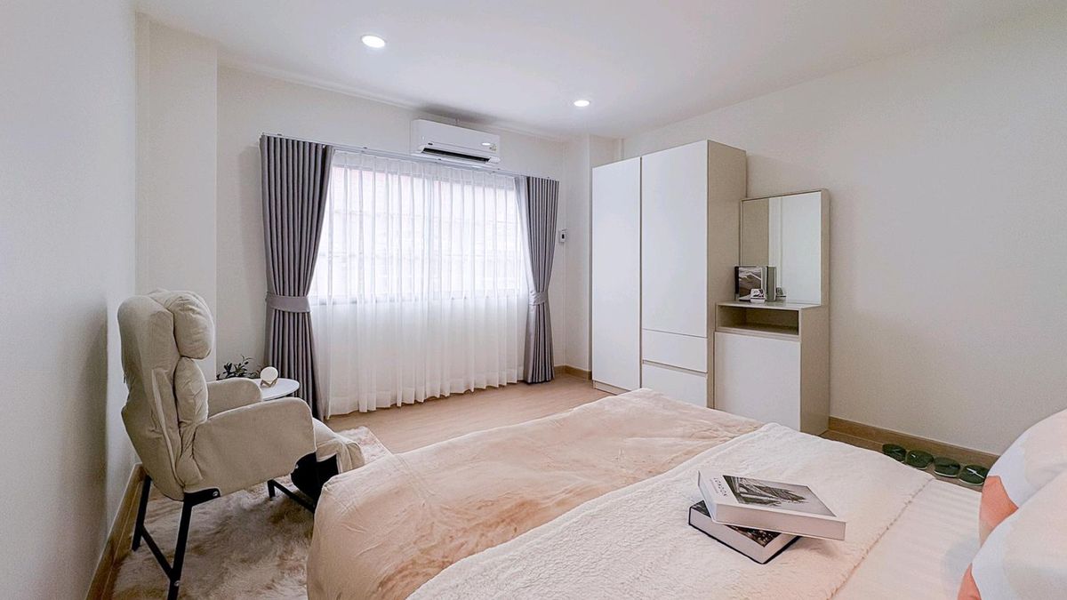 For SaleTownhomeLadprao101, Happy Land, The Mall Bang Kapi : 🏘🏡《 2 -story townhome 》🩷 Beautifully decorated with Can be a family.