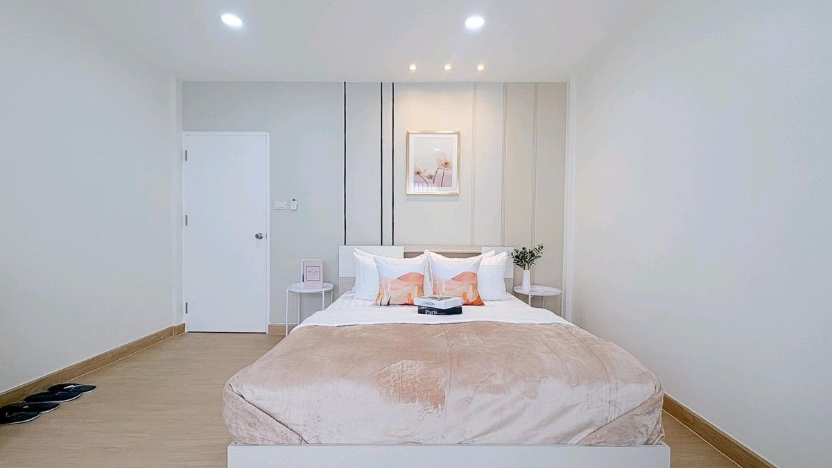 For SaleTownhomeLadprao101, Happy Land, The Mall Bang Kapi : 🏘🏡《 2 -story townhome 》🩷 Beautifully decorated with Can be a family.