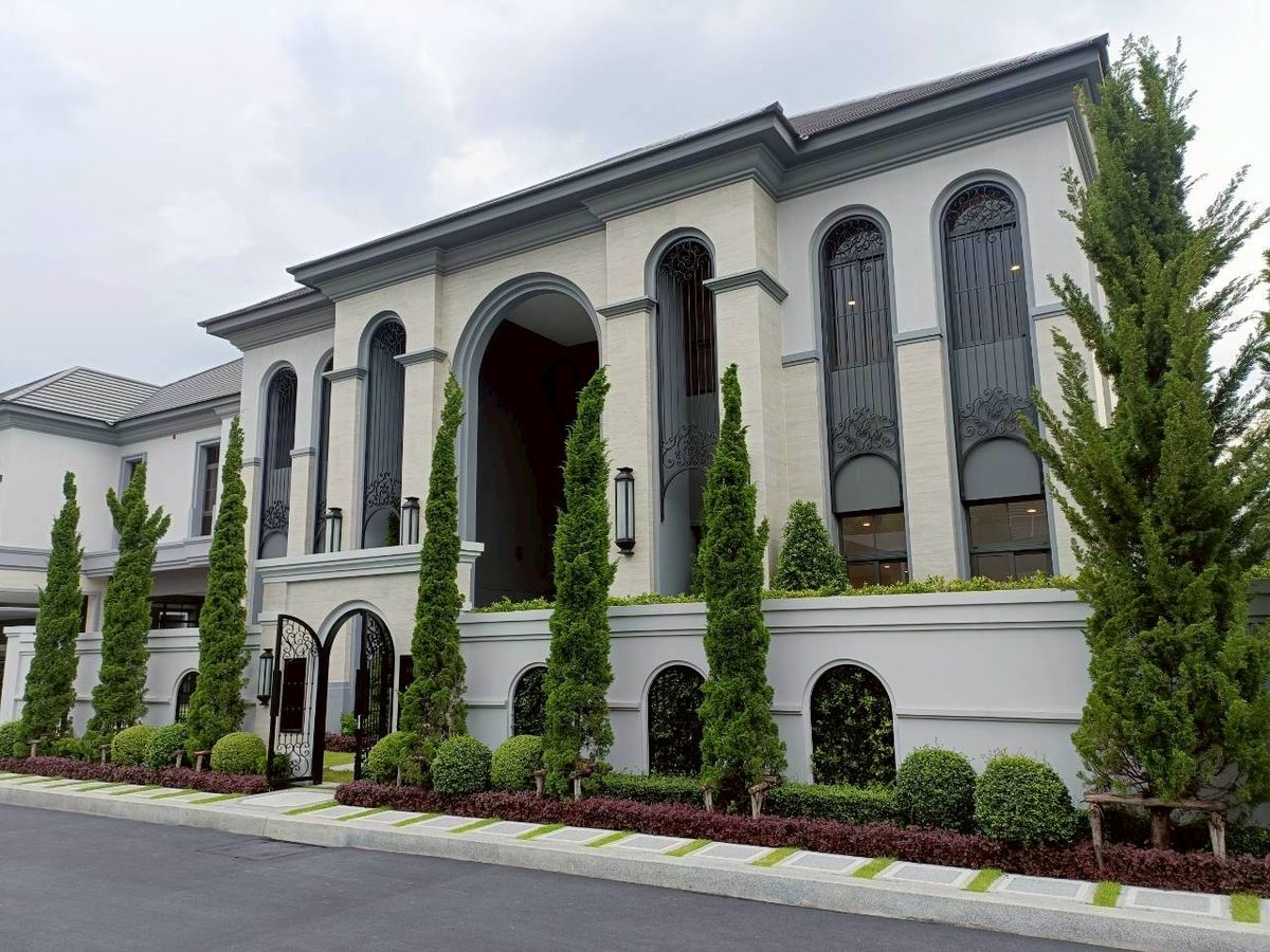 ขายบ้านพัฒนาการ ศรีนครินทร์ : 奢华生活 – THE PALAZZO Krungthep Kreetha 终极豪华别墅出售