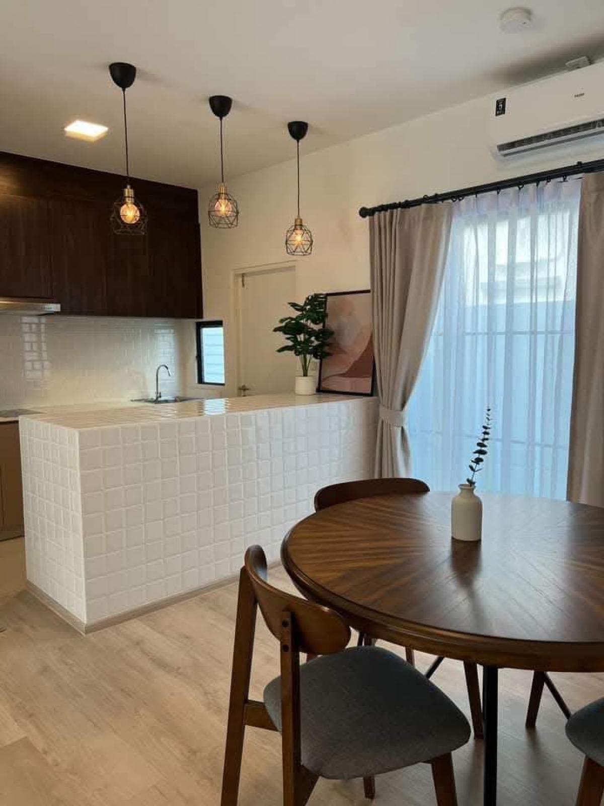 ให้เช่าทาวน์โฮมบางนา แบริ่ง ลาซาล : บ้านเช่า Indy 5 บางนา กม.7 พร้อมเข้าอยู่ ใกล้เมกกาบางนา Indy 5 Bangna km.7 for Rent, Ready to Move In Near Mega Bangna