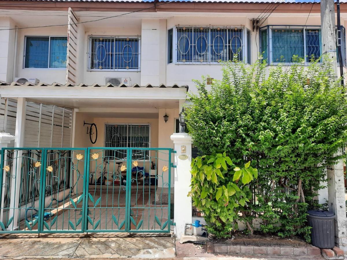 ขายทาวน์โฮมบางนา แบริ่ง ลาซาล : Supalai Ville Sukhumvit-Srinakarin 3นอน 2น้ำ 3ลบ. Luxury Condo near Beach, 3 Bed 2 Bath, 3,000,000 THB.