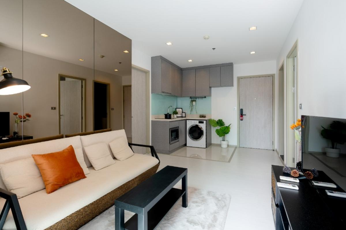 For SaleCondoSukhumvit, Asoke, Thonglor : Luxury condo with 2 bedrooms in the heart of Thonglor, just a step away from the BTS!Close to famous malls & parks, priced at 9.29 million. Hurry to see it before it's gone!