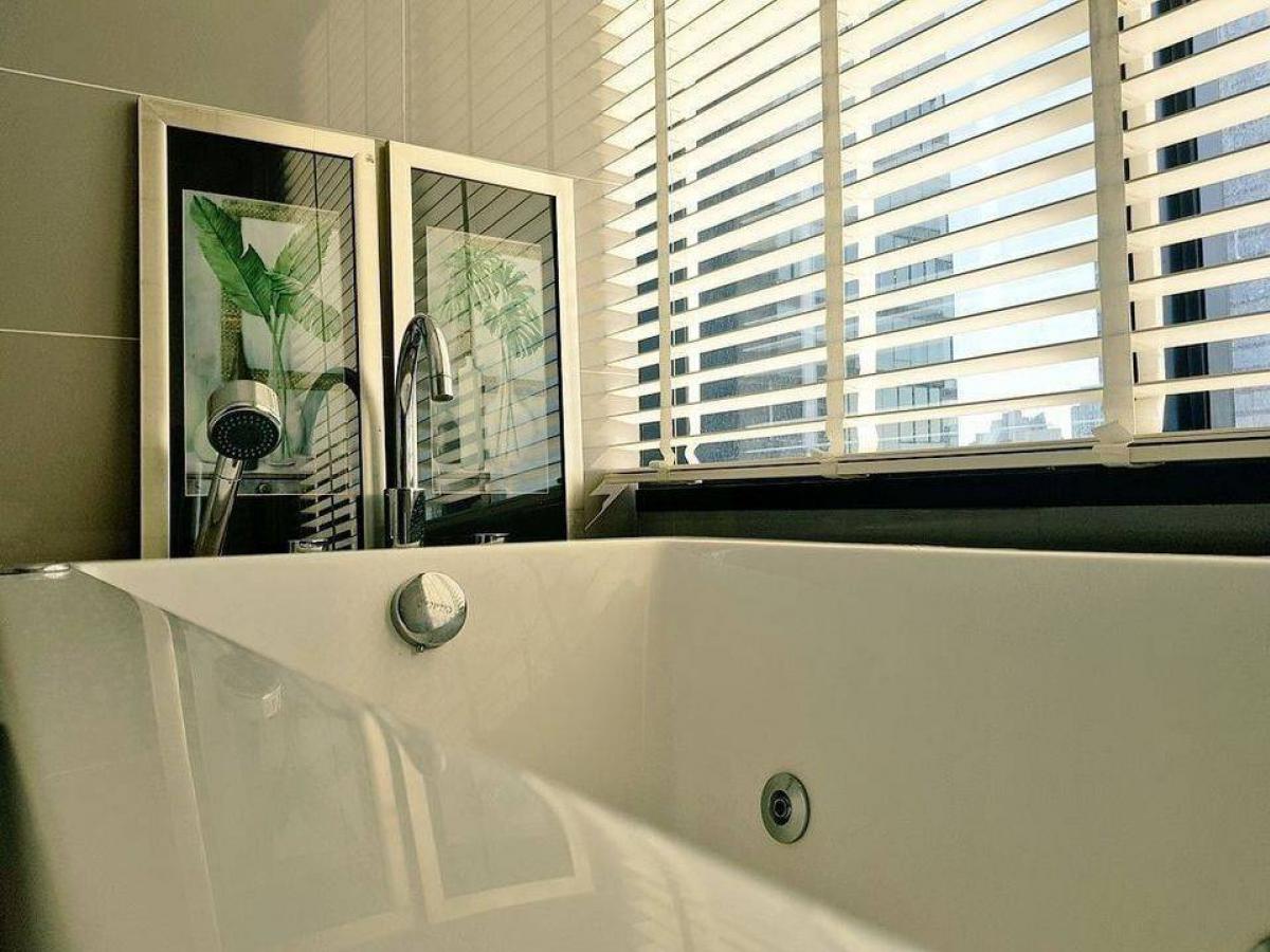 For SaleCondoSilom, Saladaeng, Bangrak : M Silom Condo next to BTS Chong Nonsi, 1 bedroom, 51.7 sq.m. Special price 10.5 million!Beautiful garden view, with swimming pool, fitness center, near Siam and Lumpini Park, convenient for every lifestyle!