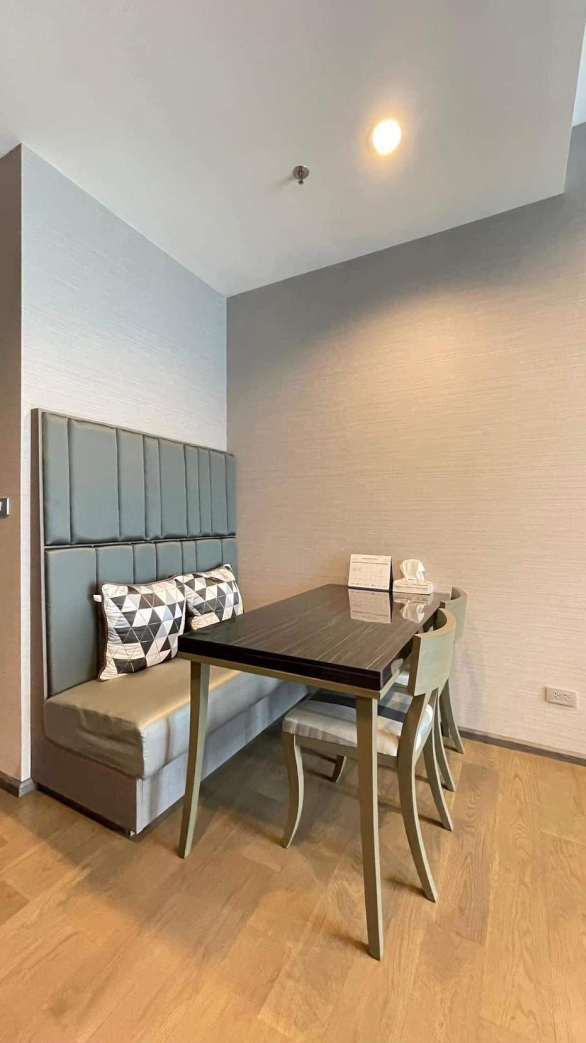 ขายคอนโดสาทร นราธิวาส : 28/02/2026, รวมค่าโอนคอนโดหรูใจกลางสาทร 2 ห้องนอน พร้อมอยู่! The Diplomat Sathorn ใกล้ BTS สุรศักดิ์ ราคา 16.4 ล้าน!