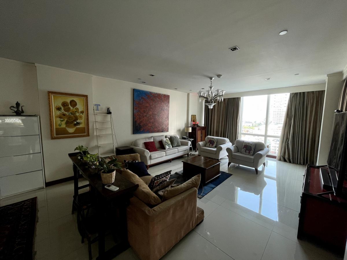 ขายคอนโดสุขุมวิท อโศก ทองหล่อ : 28/02/2026, รวมค่าโอนหรูหรากลางสุขุมวิท! 3 ห้องนอน 385 ตร.ม. ใกล้ BTS พร้อมอยู่ Le Raffine Sukhumvit 31 ราคา 65 ล้าน รีบจับจองก่อนพลาด!