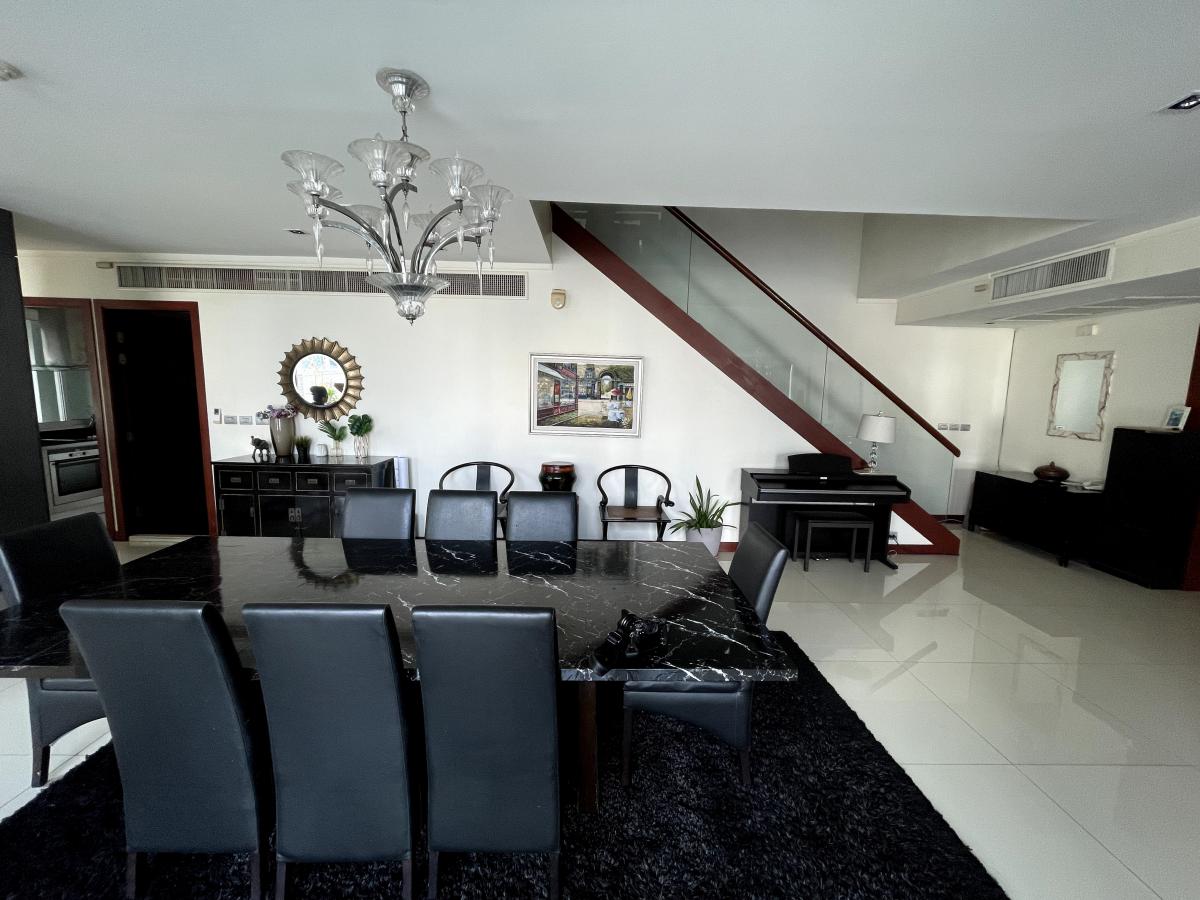 ขายคอนโดสุขุมวิท อโศก ทองหล่อ : 28/02/2026, รวมค่าโอนหรูหรากลางสุขุมวิท! 3 ห้องนอน 385 ตร.ม. ใกล้ BTS พร้อมอยู่ Le Raffine Sukhumvit 31 ราคา 65 ล้าน รีบจับจองก่อนพลาด!