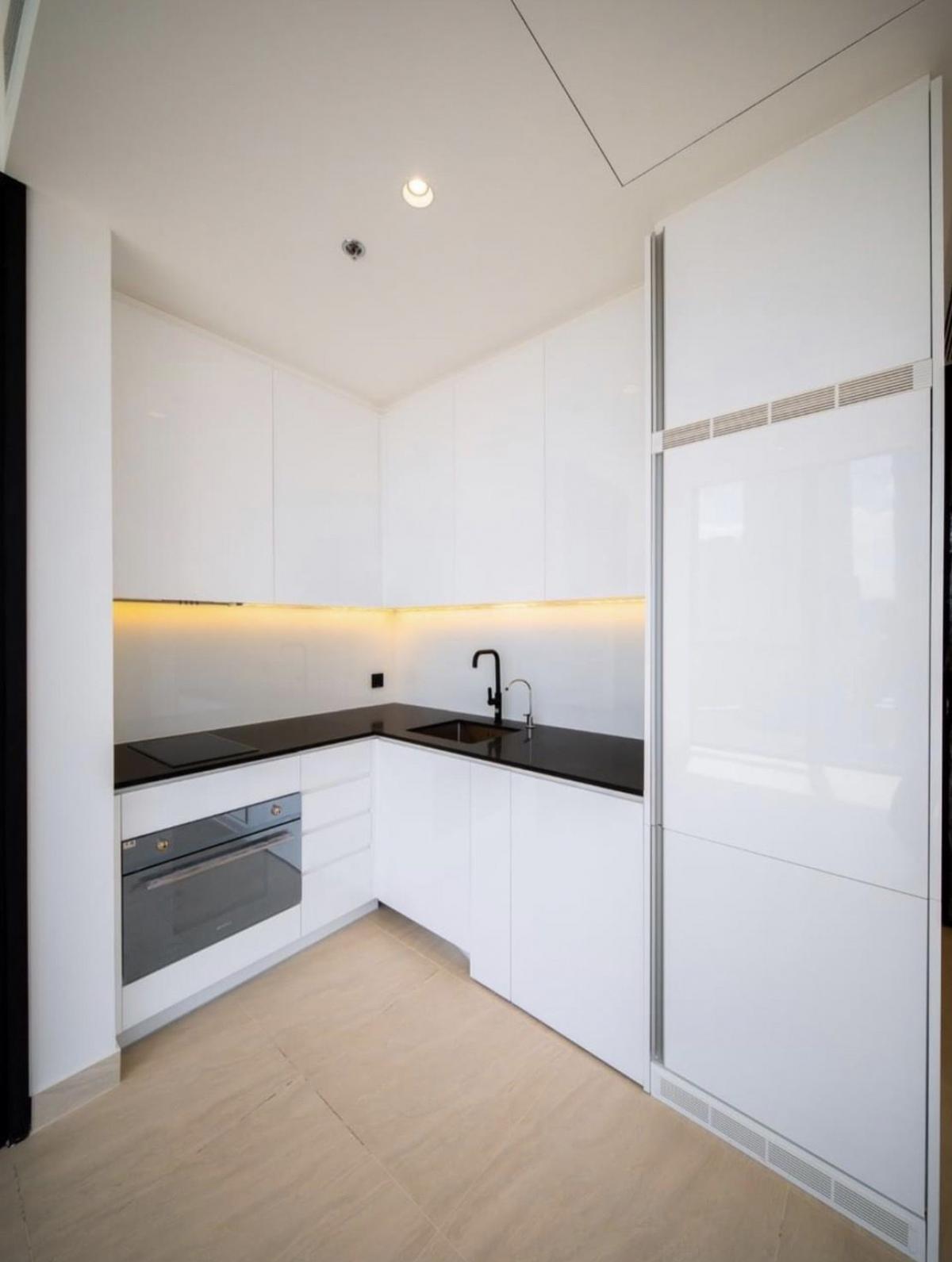 ขายคอนโดสาทร นราธิวาส : 28/02/2026, รวมค่าโอนสุดยอดคอนโดใจกลางสีลม! 1 ห้องนอน ใกล้ BTS สุรศักดิ์ ราคา 10.5 ล้าน!