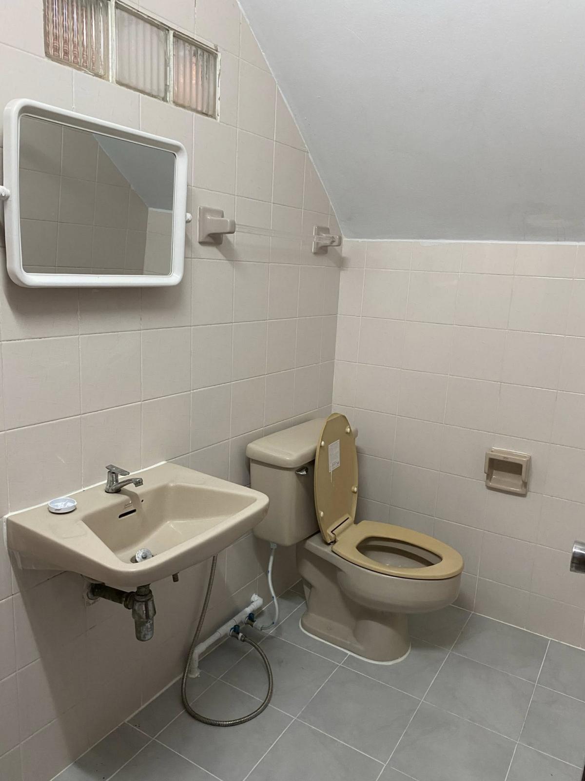 ให้เช่าทาวน์โฮมลาดพร้าว เซ็นทรัลลาดพร้าว : 28/02/2026, ทาวน์เฮาส์ 4 ห้องนอน ใจกลางลาดพร้าว เช่าเพียง 30,000 บาท! 4-Bedroom Townhouse in Latphrao, Only 30,000 THB/Month!