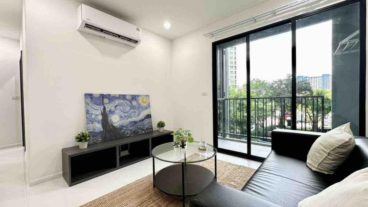 For SaleCondoPathum Thani,Rangsit, Thammasat : 24/03/2026, Luxury condo with 2 bedrooms in the heart of Sukhumvit 77
with a swimming pool, fitness center, near BTS On Nut! 0642748883