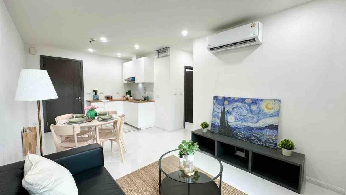 For SaleCondoPathum Thani,Rangsit, Thammasat : 24/03/2026, Luxury condo with 2 bedrooms in the heart of Sukhumvit 77
with a swimming pool, fitness center, near BTS On Nut! 0642748883