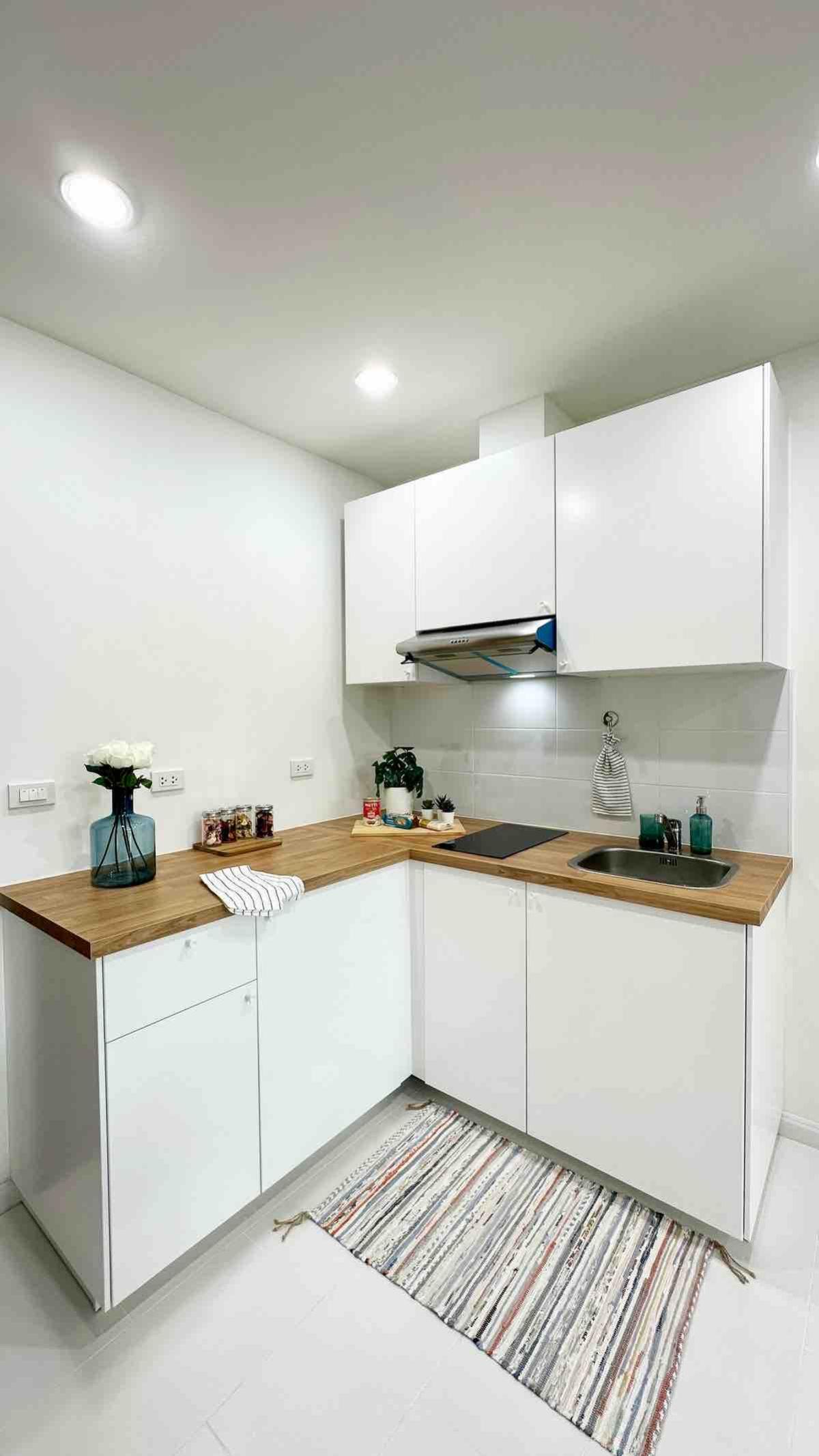 For SaleCondoPathum Thani,Rangsit, Thammasat : 24/03/2026, Luxury condo with 2 bedrooms in the heart of Sukhumvit 77
with a swimming pool, fitness center, near BTS On Nut! 0642748883