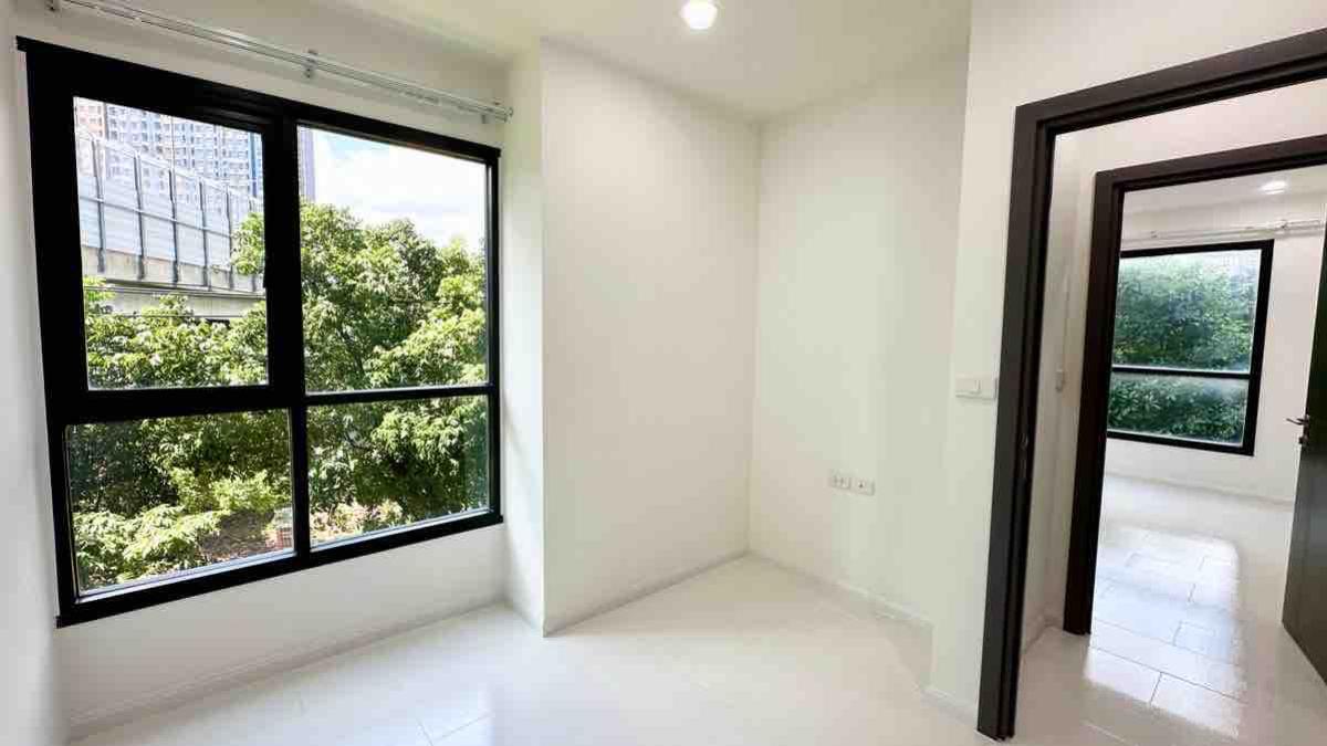 For SaleCondoPathum Thani,Rangsit, Thammasat : 24/03/2026, Luxury condo with 2 bedrooms in the heart of Sukhumvit 77
with a swimming pool, fitness center, near BTS On Nut! 0642748883