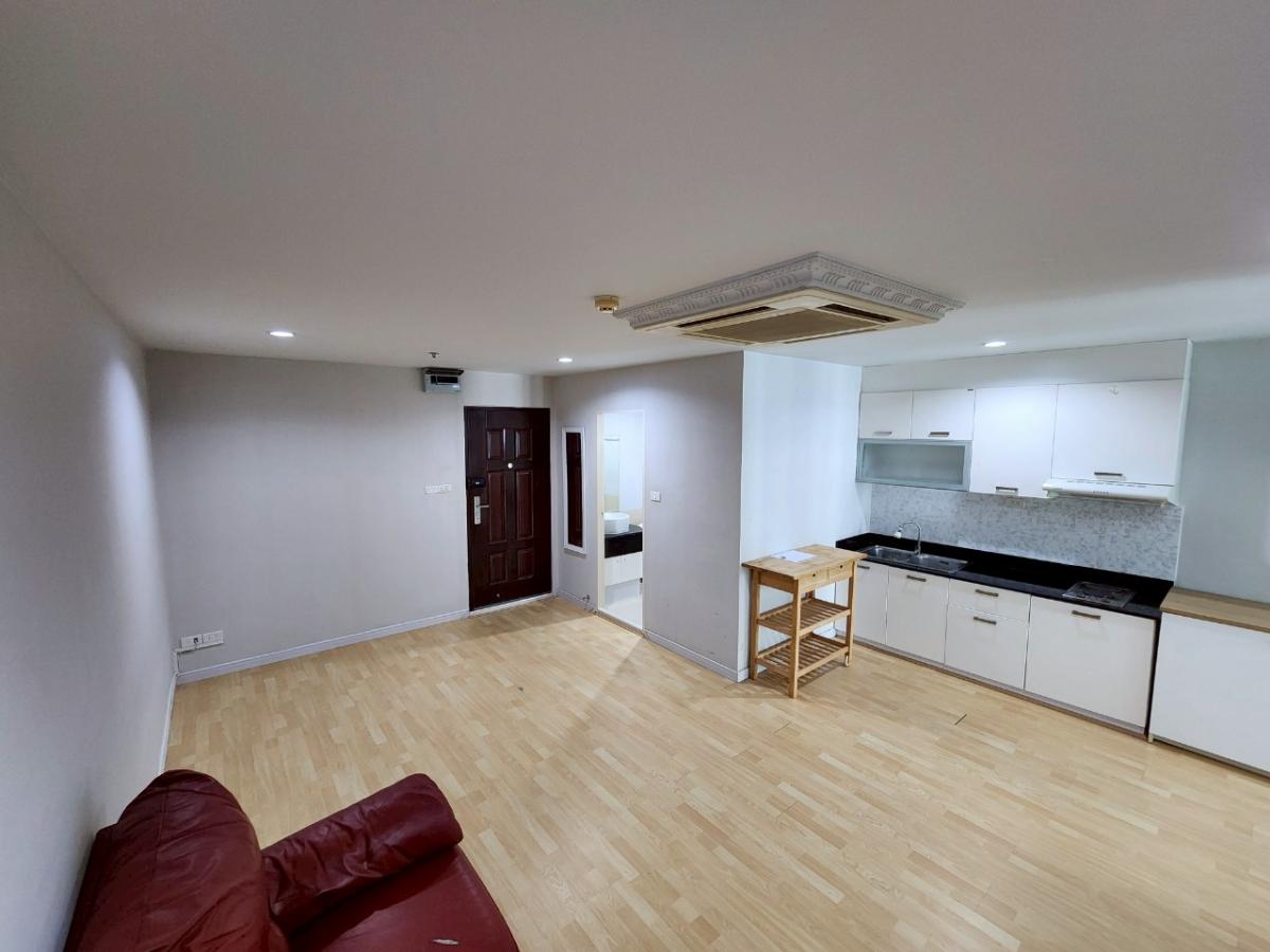 ขายคอนโดสุขุมวิท อโศก ทองหล่อ : 03/04/2026, รวมค่าโอนคอนโด Sukhumvit Living Town 1 ห้องนอน ใกล้ BTS อโศก 
ราคา 4.99 ลบ. พร้อมสระว่ายน้ำและฟิตเนส เริ่มต้นชีวิตหรูใจกลางเมือง! 0642748883