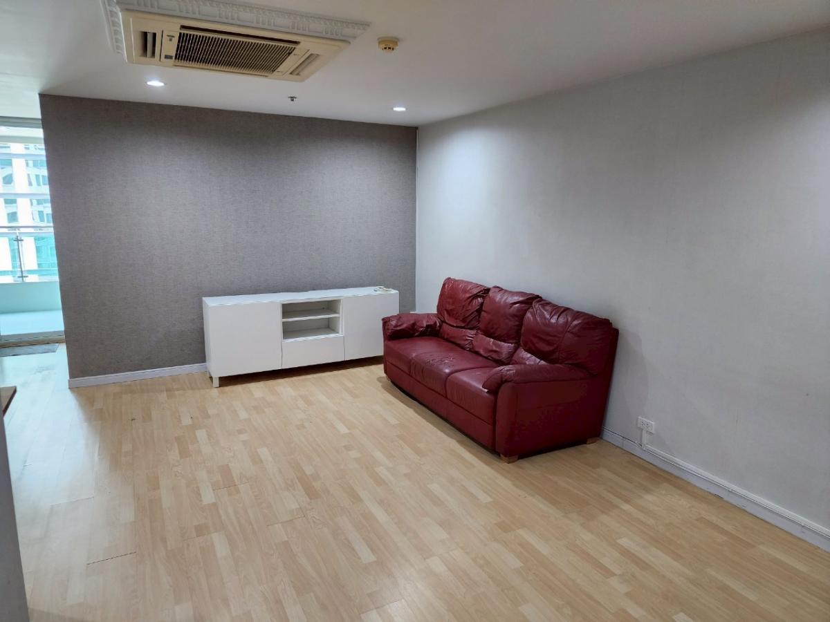 ขายคอนโดสุขุมวิท อโศก ทองหล่อ : 03/04/2026, รวมค่าโอนคอนโด Sukhumvit Living Town 1 ห้องนอน ใกล้ BTS อโศก 
ราคา 4.99 ลบ. พร้อมสระว่ายน้ำและฟิตเนส เริ่มต้นชีวิตหรูใจกลางเมือง! 0642748883