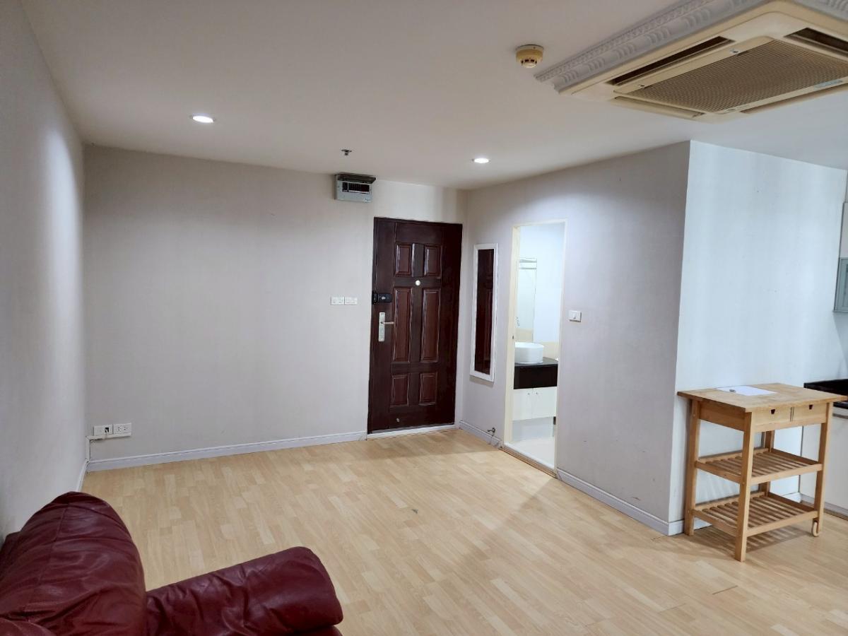 ขายคอนโดสุขุมวิท อโศก ทองหล่อ : 03/04/2026, รวมค่าโอนคอนโด Sukhumvit Living Town 1 ห้องนอน ใกล้ BTS อโศก 
ราคา 4.99 ลบ. พร้อมสระว่ายน้ำและฟิตเนส เริ่มต้นชีวิตหรูใจกลางเมือง! 0642748883