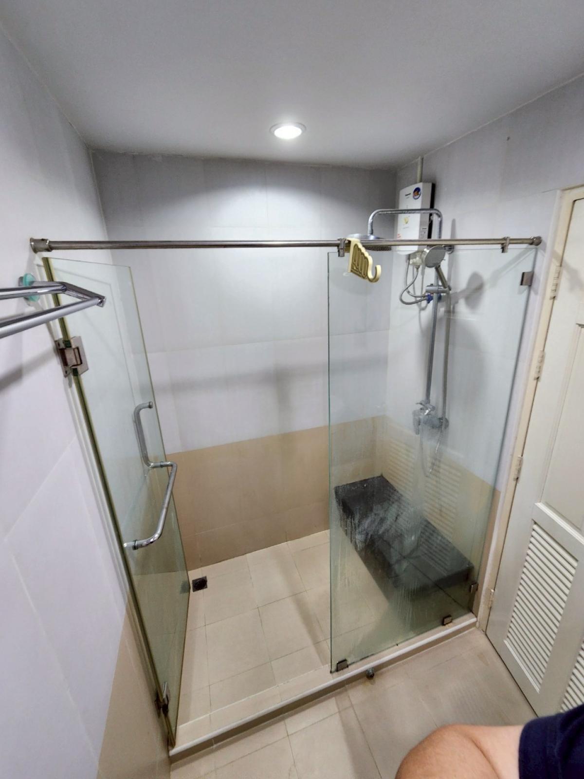 ขายคอนโดสุขุมวิท อโศก ทองหล่อ : 03/04/2026, รวมค่าโอนคอนโด Sukhumvit Living Town 1 ห้องนอน ใกล้ BTS อโศก 
ราคา 4.99 ลบ. พร้อมสระว่ายน้ำและฟิตเนส เริ่มต้นชีวิตหรูใจกลางเมือง! 0642748883