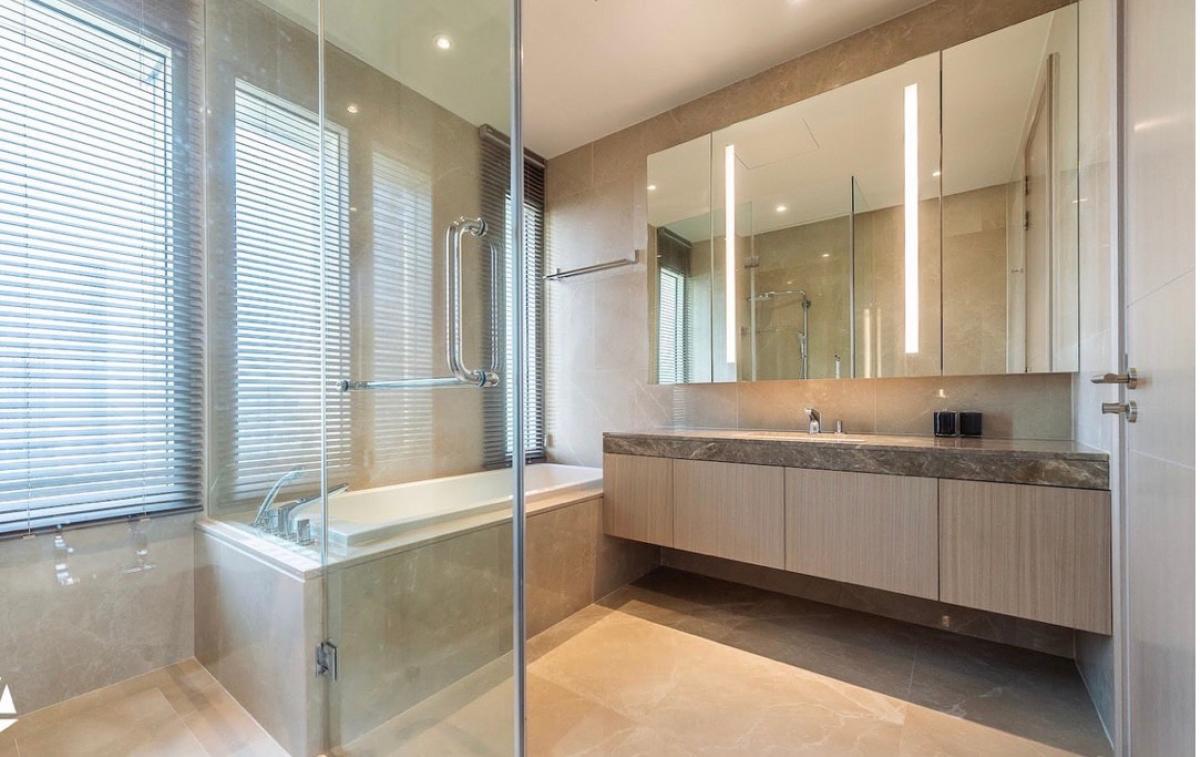 For SaleCondoWongwianyai, Charoennakor : 03/04/2026, Luxury life 2 bedrooms 2 bathrooms at Magnolias Waterfront Residences @ ICONSIAM
Only 32 sqm. Close to BTS Krung Thonburi with complete facilities! 0642748883