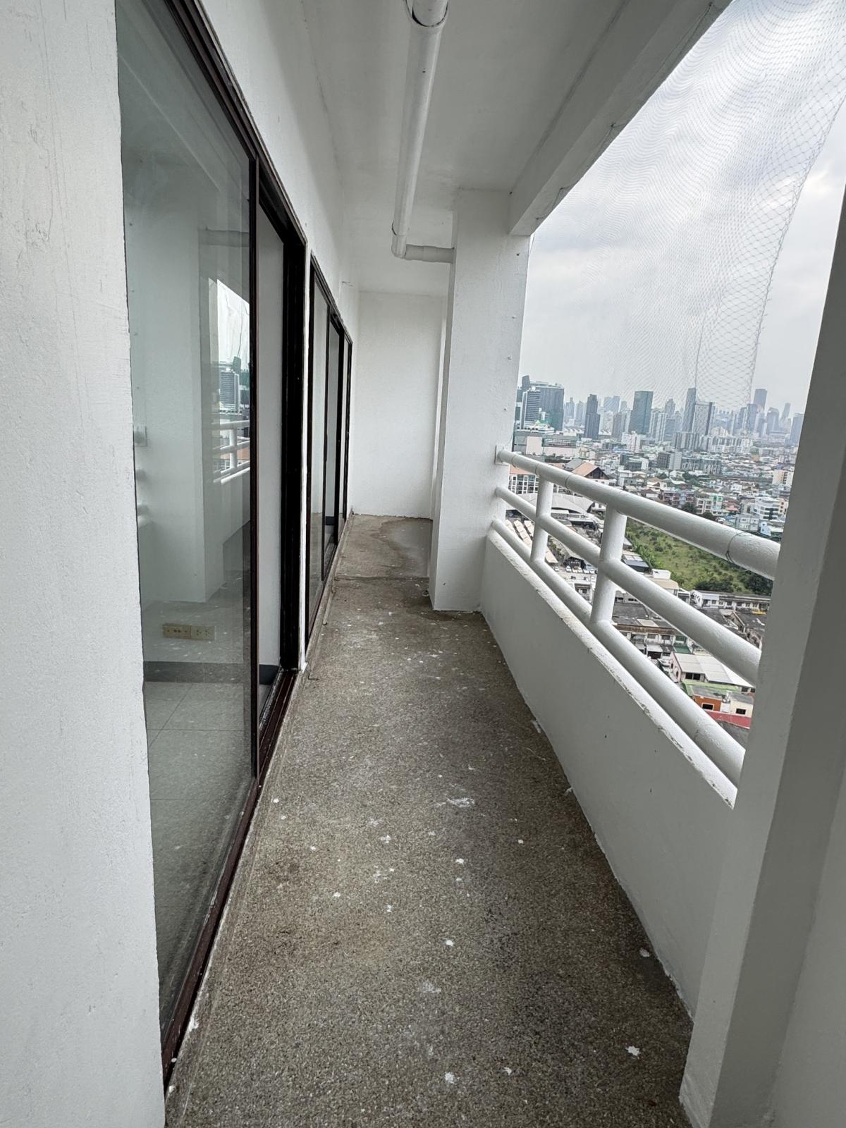 For SaleCondoRama 2, Bang Khun Thian : 03/04/2026, Luxury condo with 7 bedrooms, 436 sqm, near BTS Cultural Center
Special price 15.8 million, won't last long, don't miss out! EB-87523 0642748883
