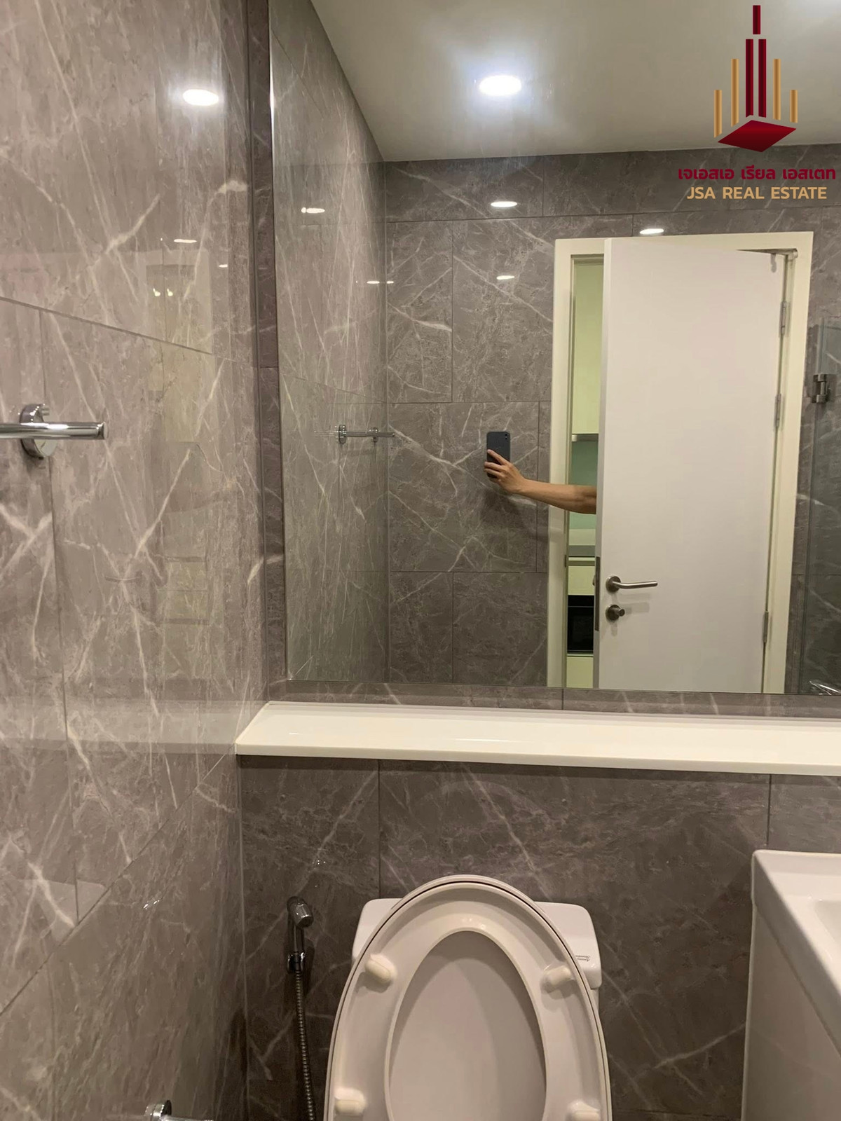 For RentCondoKasetsart, Ratchayothin : ✨ For Rent: Mazarine Ratchayothin Condo ✨ 💰 ONLY 26,000 THB/Month