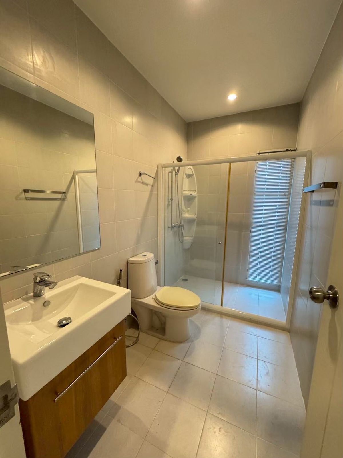 For RentTownhomePattanakan, Srinakarin : K-6558 Urgent rent! Townhome Noble Cube Development is ready to be near the club house.
