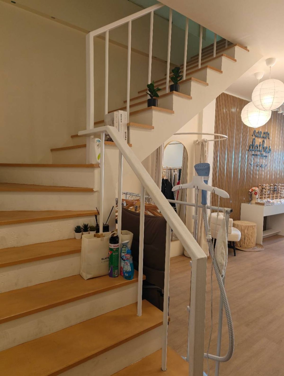 For SaleShop HouseCha-am Phetchaburi : 3rd floor commercial building for sale 24 square meters, Cha -am, Phetchaburi Province