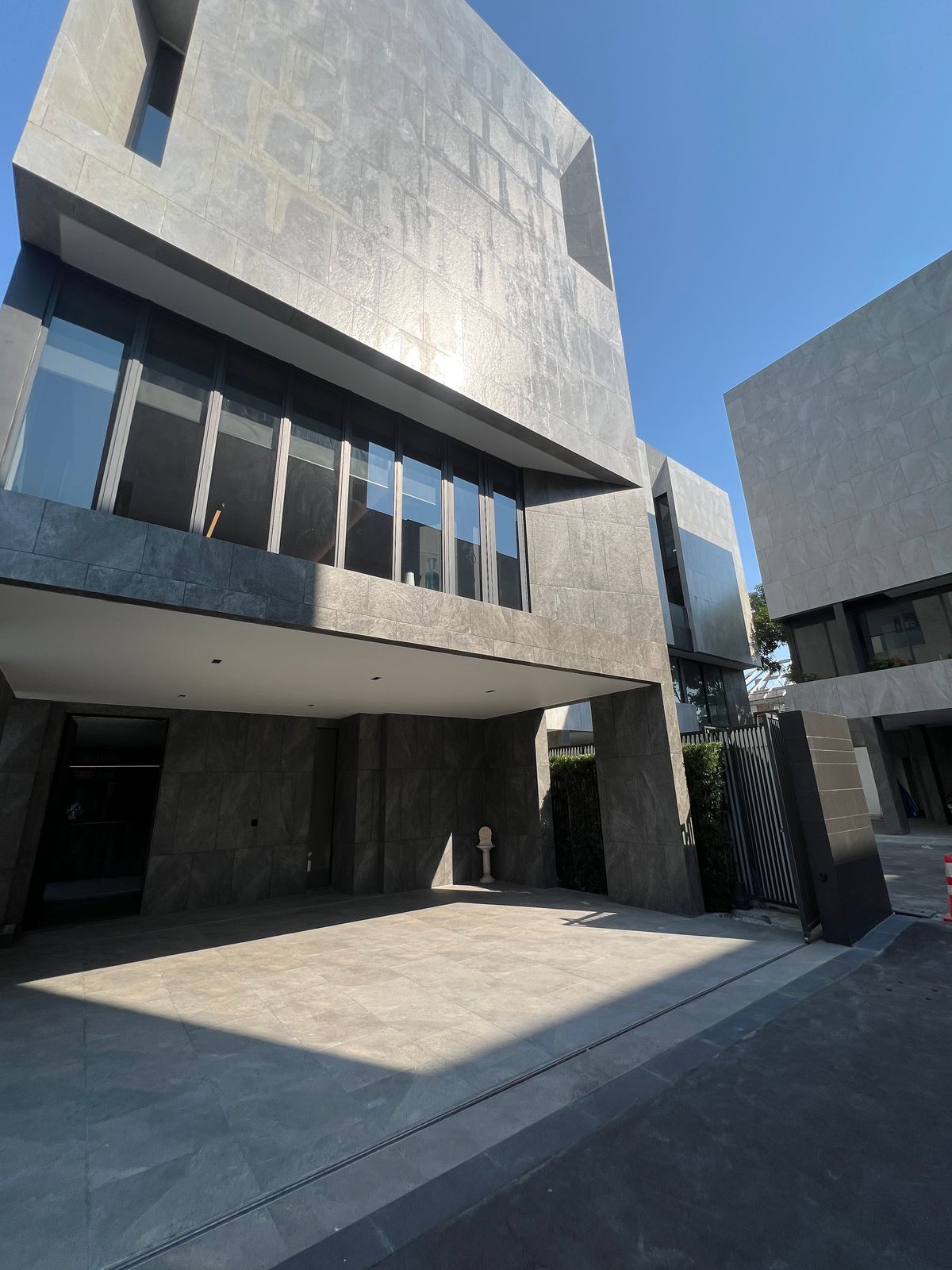 For SaleHome OfficePattanakan, Srinakarin : RH021225 Sell Luxury Home Office at Srinakarin (Size 531 SQ.M.)