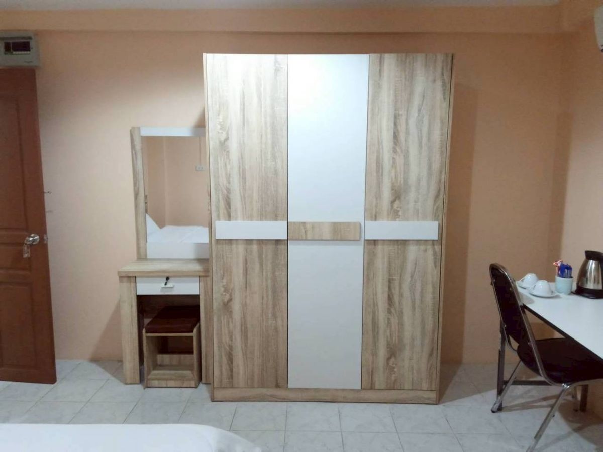 For SaleHotel&Apartment BusinessPrachin Buri : Sell ​​Big Mount Bistro and Restro, BIG Mount Bistro and Restaurant, a restaurant with Prachin Buri Room.