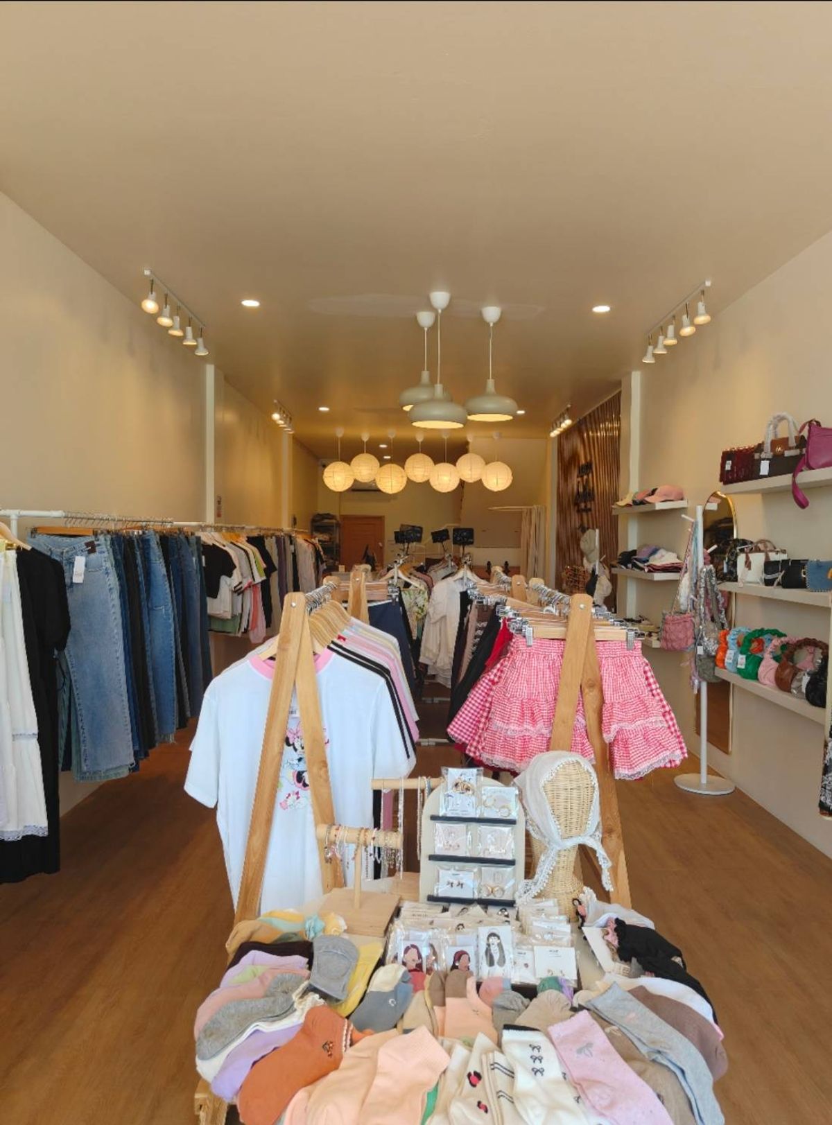 For SaleShop HouseCha-am Phetchaburi : 3rd floor commercial building for sale 24 square meters, Cha -am, Phetchaburi Province