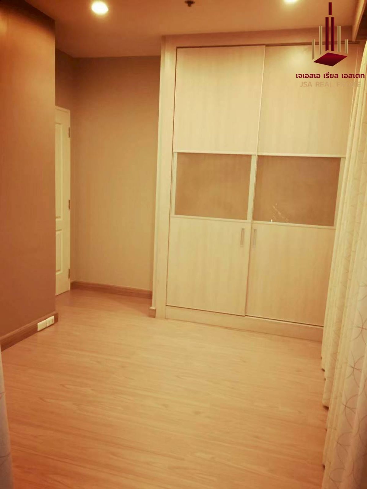 ให้เช่าคอนโดสาทร นราธิวาส : ✨ For Rent: The Complete Narathiwat Condo ✨💰 Only 25,000 THB/month