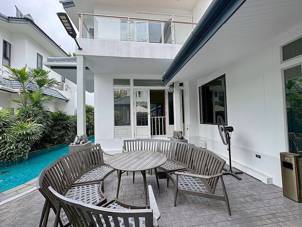 For RentHouseSukhumvit, Asoke, Thonglor : Luxury house 5 bedroom with private swimming pool located in the heart of Thonglor ** NO CO-AGENT ** 