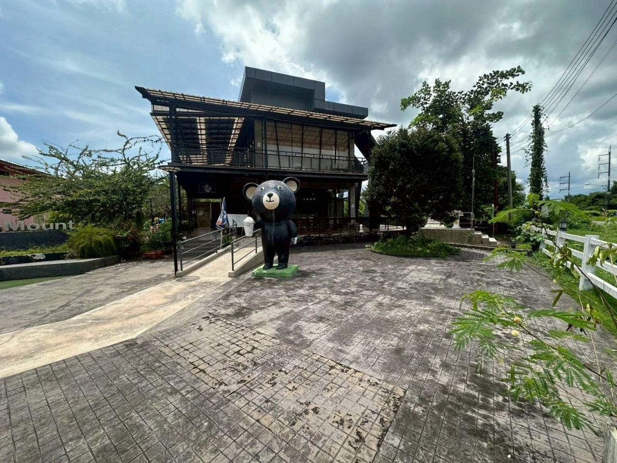 For SaleHotel&Apartment BusinessPrachin Buri : Sell ​​Big Mount Bistro and Restro, BIG Mount Bistro and Restaurant, a restaurant with Prachin Buri Room.