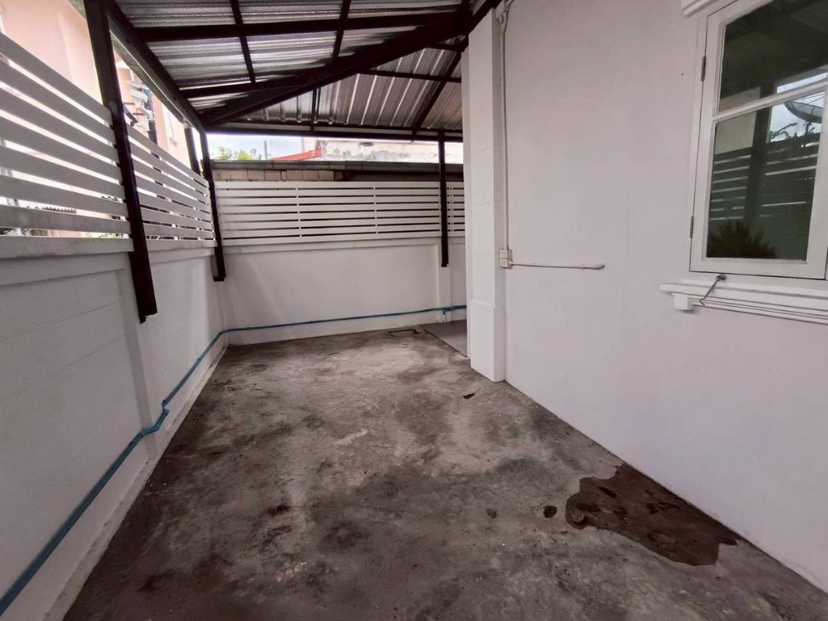 ขายบ้านนนทบุรี บางใหญ่ บางบัวทอง : ขายบ้านเดี่ยว 2 ชั้น หลังมุม หมู่บ้านปิยวรารมย์ 4 สภาพสวยใหม่ ไม่เคยมีคนอยู่ บรรยากาศเงียบสงบ ร่มรื่น