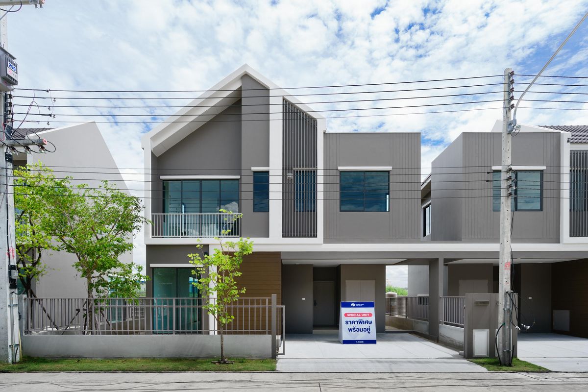 Pathum Thani,Rangsit, Thammasat : New series house Ready to enter Siamese Blossom Phahon - Vibhavadi