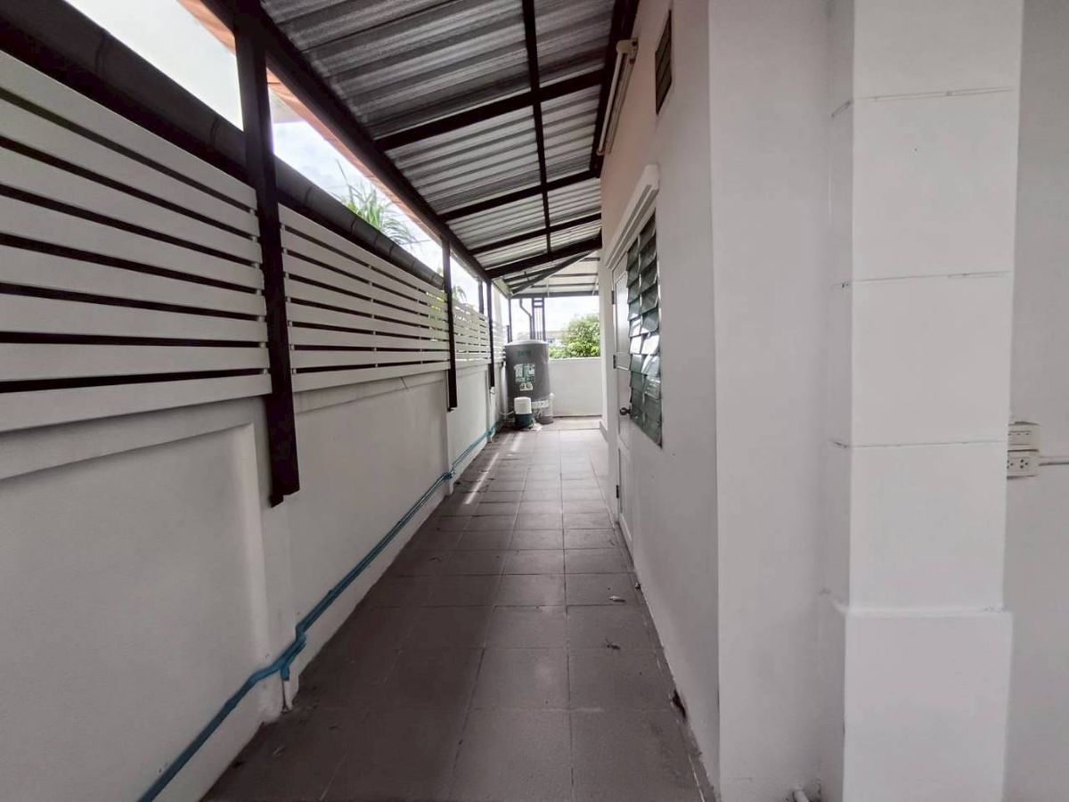 ขายบ้านนนทบุรี บางใหญ่ บางบัวทอง : ขายบ้านเดี่ยว 2 ชั้น หลังมุม หมู่บ้านปิยวรารมย์ 4 สภาพสวยใหม่ ไม่เคยมีคนอยู่ บรรยากาศเงียบสงบ ร่มรื่น