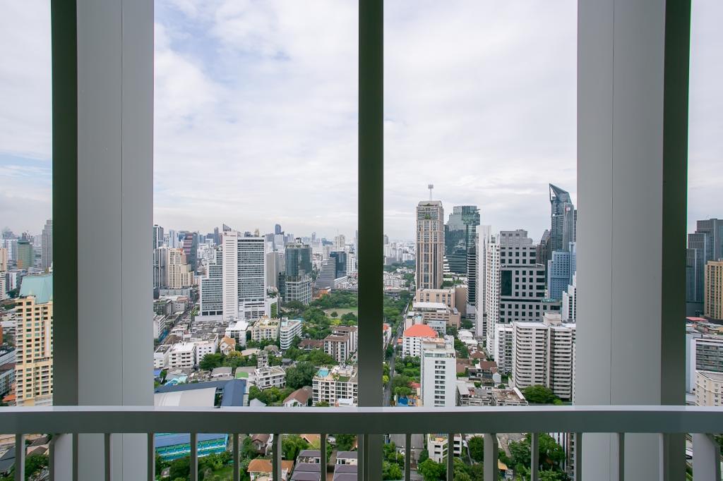 For SaleCondoSukhumvit, Asoke, Thonglor : 🔥Urgent sale with tenant🔥 Condo Park Origin Phrom Phong (Park 24), near Emporium Shopping Mall / BTS Phrom Phong, fully furnished, ready to move in (Tenant's lease ends in July 2026)