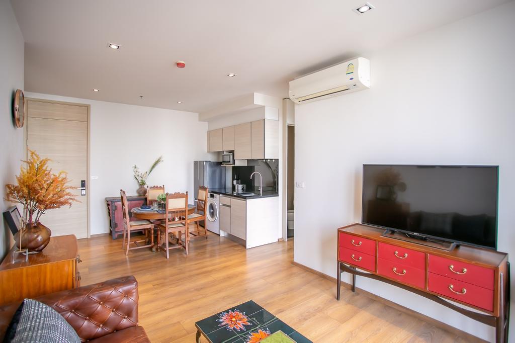 For SaleCondoSukhumvit, Asoke, Thonglor : 🔥Urgent sale with tenant🔥 Condo Park Origin Phrom Phong (Park 24), near Emporium Shopping Mall / BTS Phrom Phong, fully furnished, ready to move in (Tenant's lease ends in July 2026)