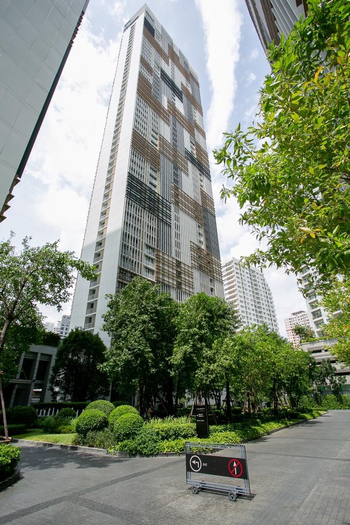 For SaleCondoSukhumvit, Asoke, Thonglor : 🔥Urgent sale with tenant🔥 Condo Park Origin Phrom Phong (Park 24), near Emporium Shopping Mall / BTS Phrom Phong, fully furnished, ready to move in (Tenant's lease ends in July 2026)
