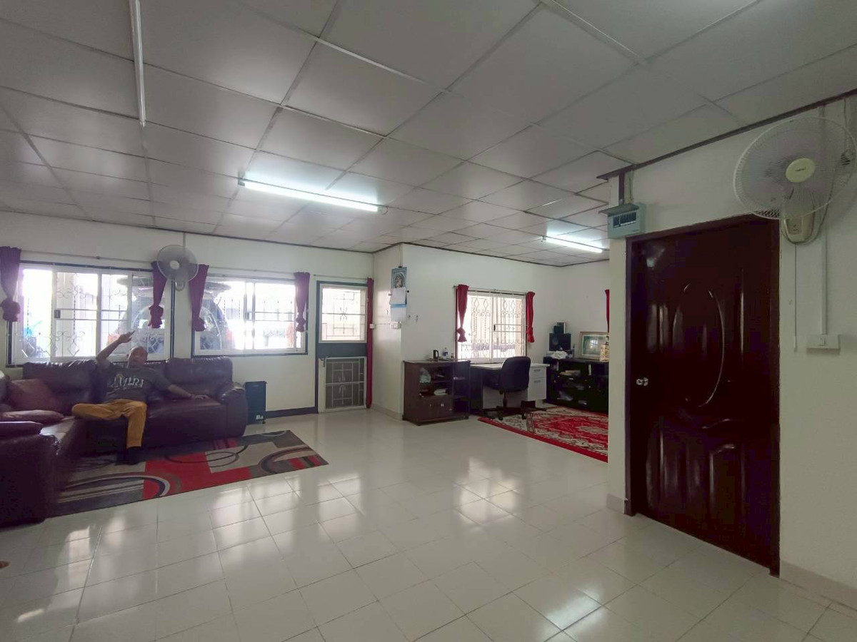 ขายบ้านมีนบุรี-ร่มเกล้า : ขายบ้านเดี่ยว 1 ชั้น พร้อมอยู่ หมู่บ้านเคหะธานี 4 (ซอยมิสทีน) สะพานสูง กรุงเทพฯ