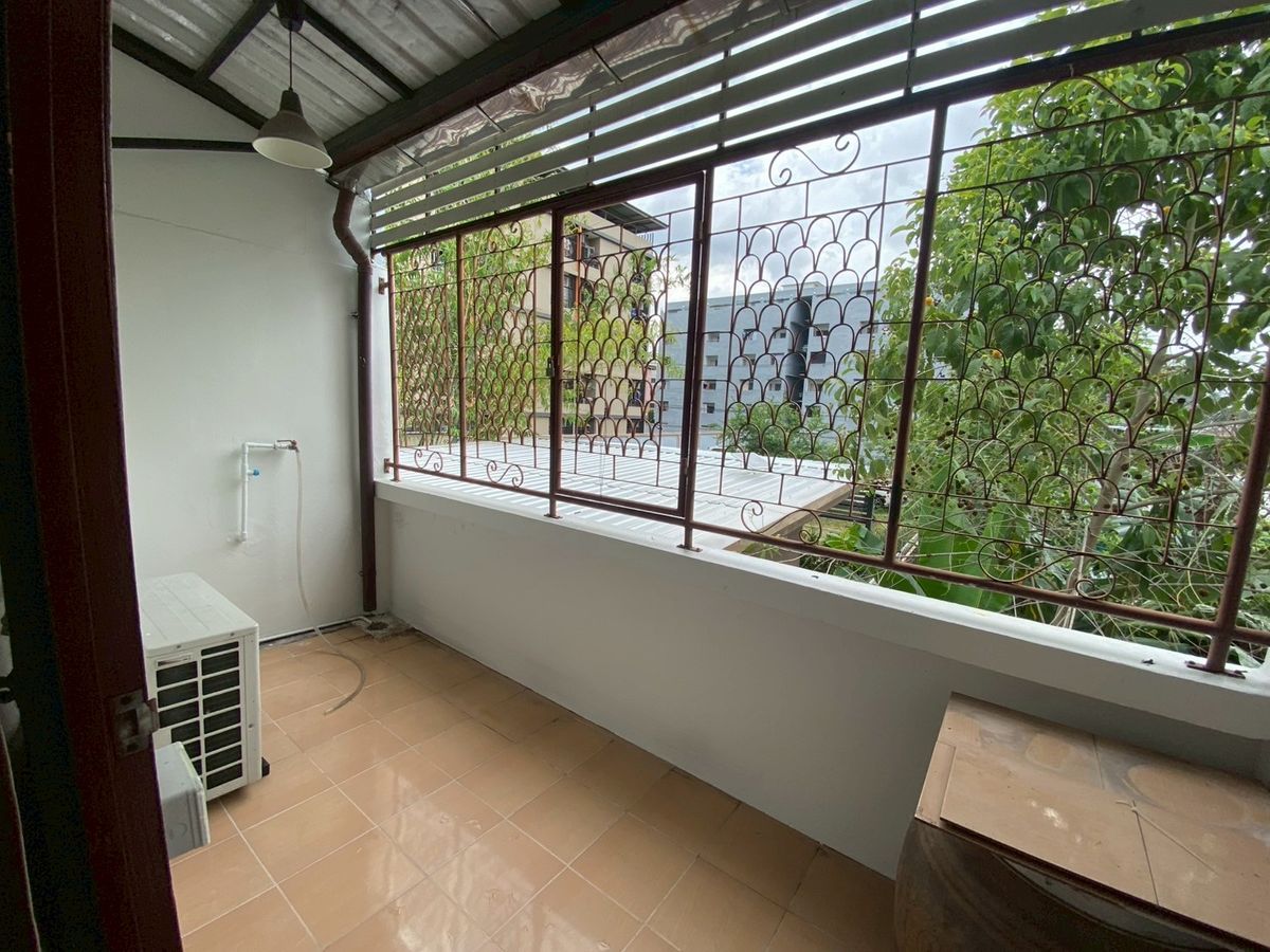 ขายทาวน์โฮมรามคำแหง หัวหมาก : ขายทาวน์เฮ้าส์ 2 ชั้น หมู่บ้านรามทาวเฮ้าส์ ซอยรามคำแหง 24 แยก 8 ถ.รามคำแหง เขตบางกะปิ กรุงเทพมหานคร