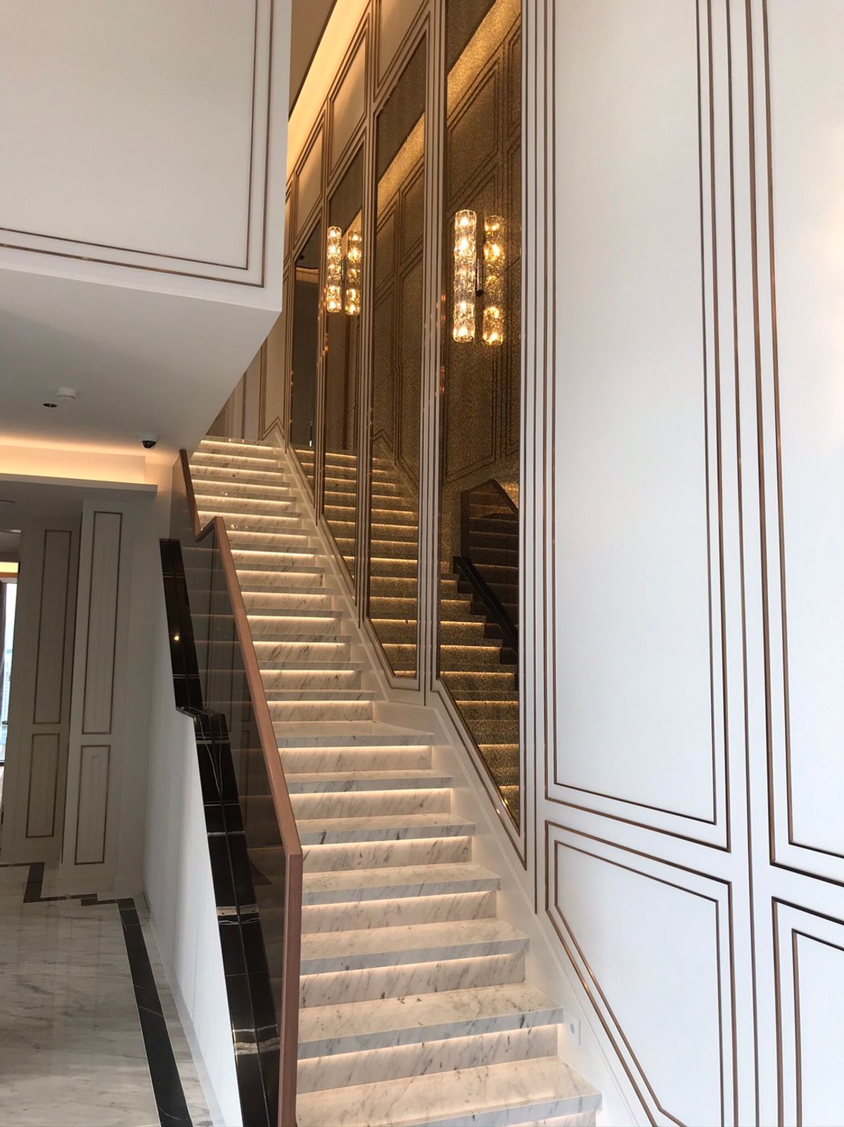 ขายคอนโดพระราม 9 เพชรบุรีตัดใหม่ RCA : 🔥 ขายด่วน 🔥  Duplex Penthouse ถูกที่สุด ห้องว่าง ห้องสวย ตรงปก วิวดีมาก พร้อมนัดดู  Call 0619824959