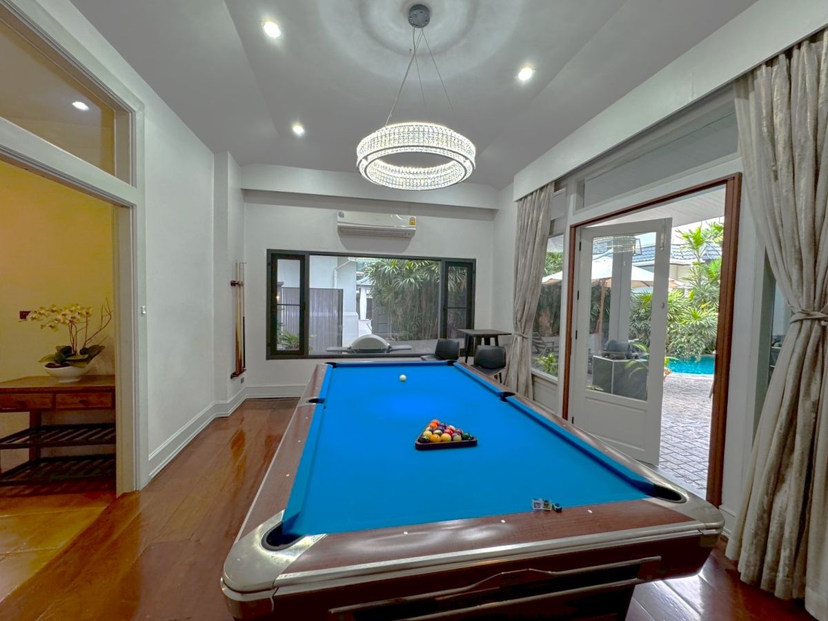 For RentHouseSukhumvit, Asoke, Thonglor : Luxury house 5 bedroom with private swimming pool located in the heart of Thonglor ** NO CO-AGENT ** 