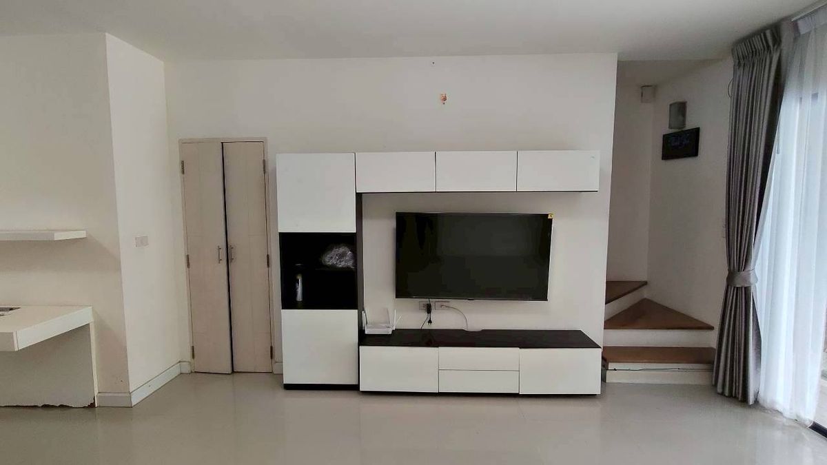 ให้เช่าทาวน์โฮมพระราม 2 บางขุนเทียน : 🏡 ให้เช่าทาวน์โฮม 3 ชั้น ทำเลทอง ใกล้เซ็นทรัลพระราม 2