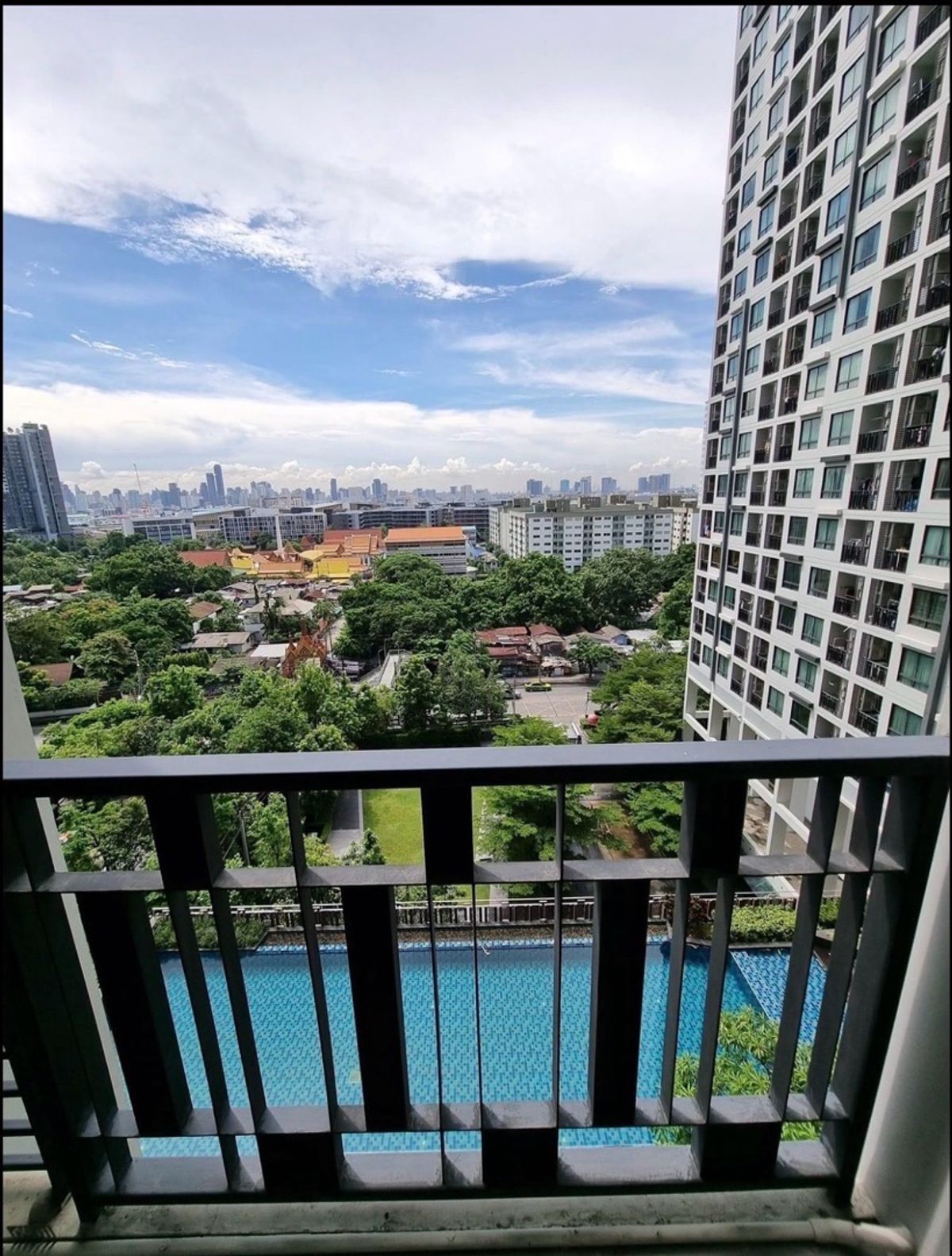For RentCondoOnnut, Udomsuk : Rent Artemis Sukhumvit 77, Floor 11, 28 sq.w. Do not cover the electrical appliances and fully furnished. There is a washing machine, beautiful room, full of rooms, just decorated. Ready to enter the price of 13,000/month