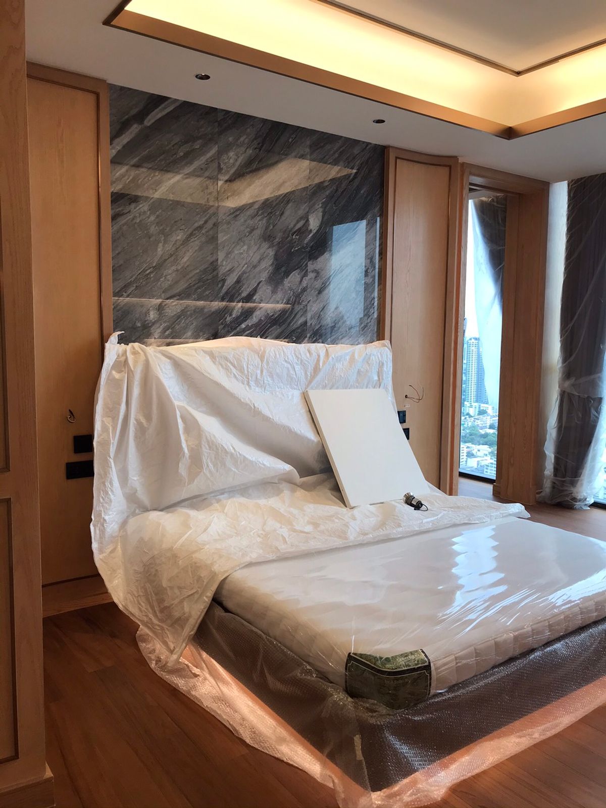 ขายคอนโดพระราม 9 เพชรบุรีตัดใหม่ RCA : 🔥 ขายด่วน 🔥  Duplex Penthouse ถูกที่สุด ห้องว่าง ห้องสวย ตรงปก วิวดีมาก พร้อมนัดดู  Call 0619824959