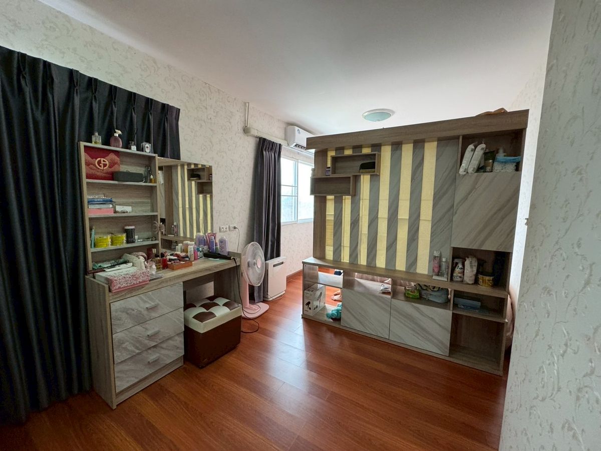 For SaleTownhomePathum Thani,Rangsit, Thammasat : Townhome for sale in Lalil Town Lio. & Amp; Lan CO CRIC Lam Luk Ka Khlong 4 - 5